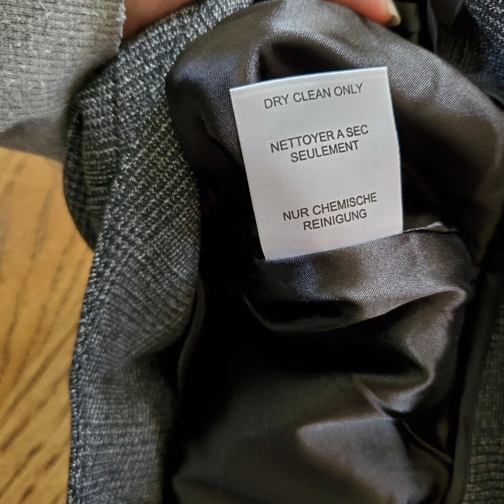 Rekucci collection skirt with leather details size 6. - Picture 7 of 8